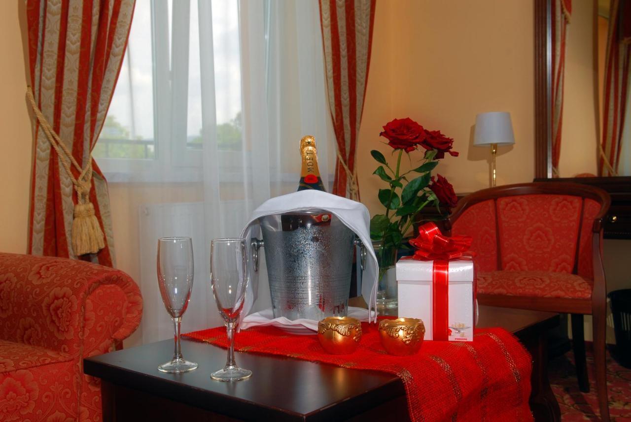 Royal Hotels And Spa Resorts Promenad Truskavets Buitenkant foto